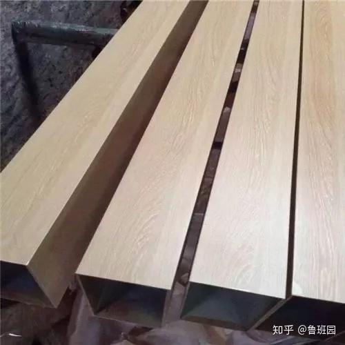 黑木纹大理石错拼——探索自然之美与艺术之力