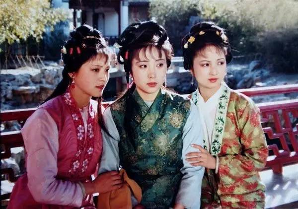 红楼梦剧组30年再相聚，时光倒流，重温辉煌