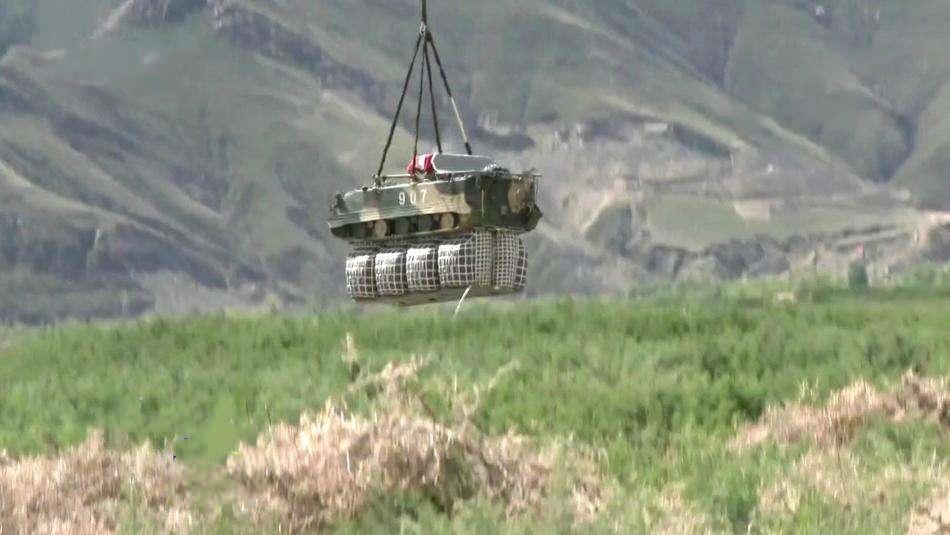 ZBD 03伞兵战车，现代战场上的空中突击力量