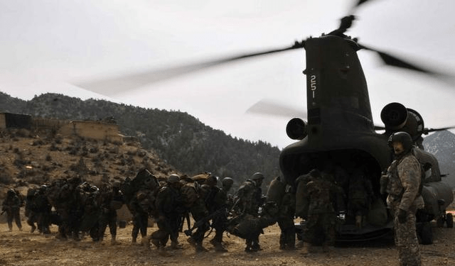 伞兵炮兵与二战的交织，战争的空中与地面力量