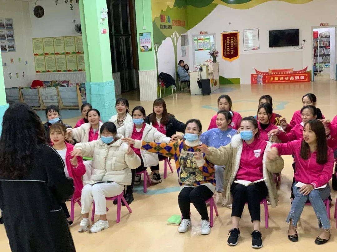 红缨幼儿园美术教案