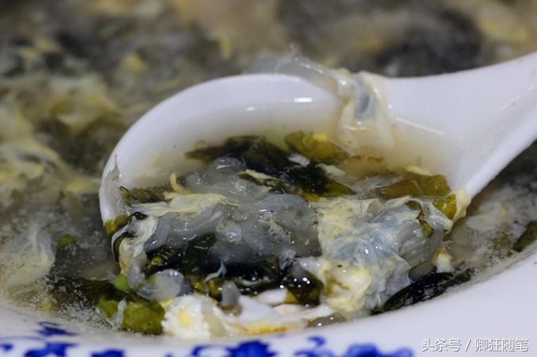 银鱼蛋花汤，一道美味养生的传统佳肴