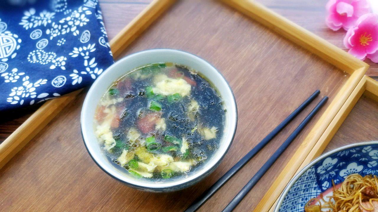 早餐中的温暖，紫菜蛋花汤的魅力